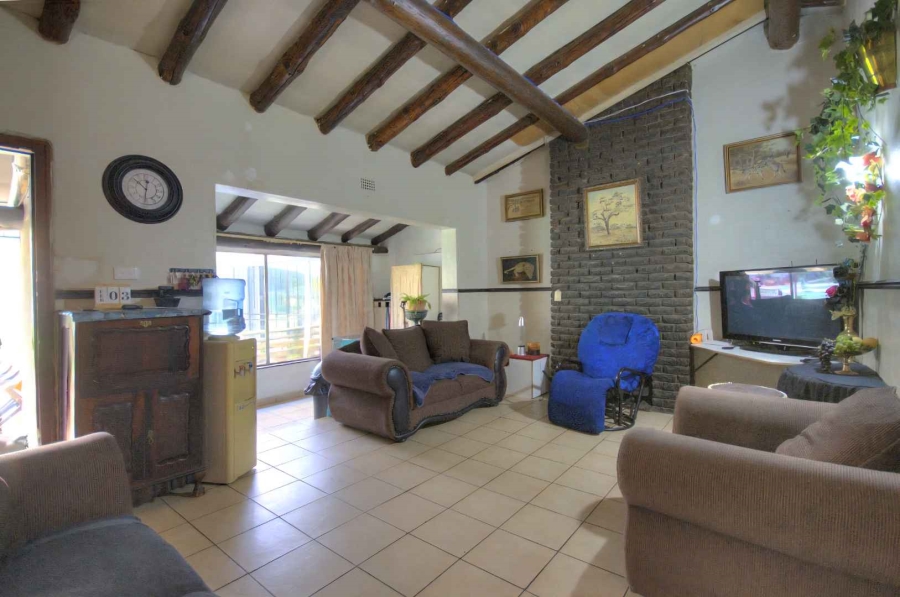 6 Bedroom Property for Sale in Raceview Gauteng