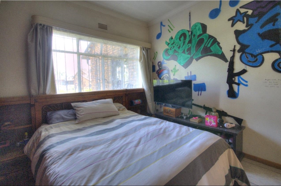 3 Bedroom Property for Sale in Brackenhurst Gauteng