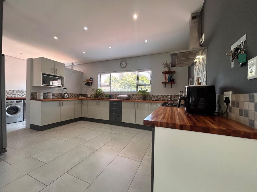 3 Bedroom Property for Sale in Brackenhurst Gauteng