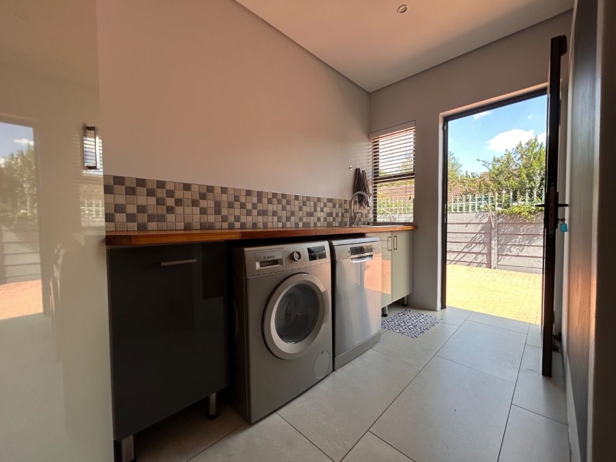 3 Bedroom Property for Sale in Brackenhurst Gauteng