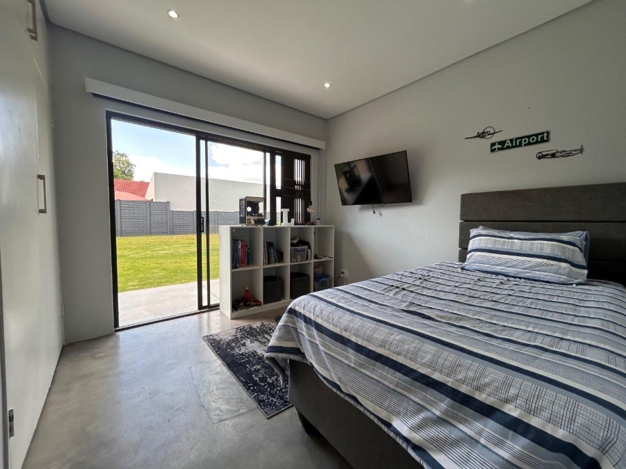 3 Bedroom Property for Sale in Brackenhurst Gauteng