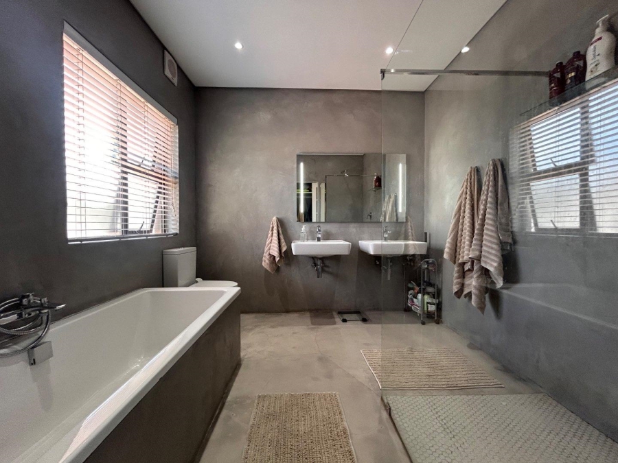 3 Bedroom Property for Sale in Brackenhurst Gauteng