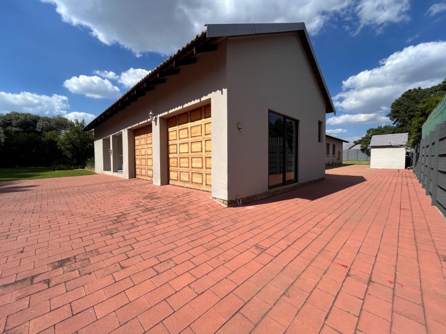 3 Bedroom Property for Sale in Brackenhurst Gauteng