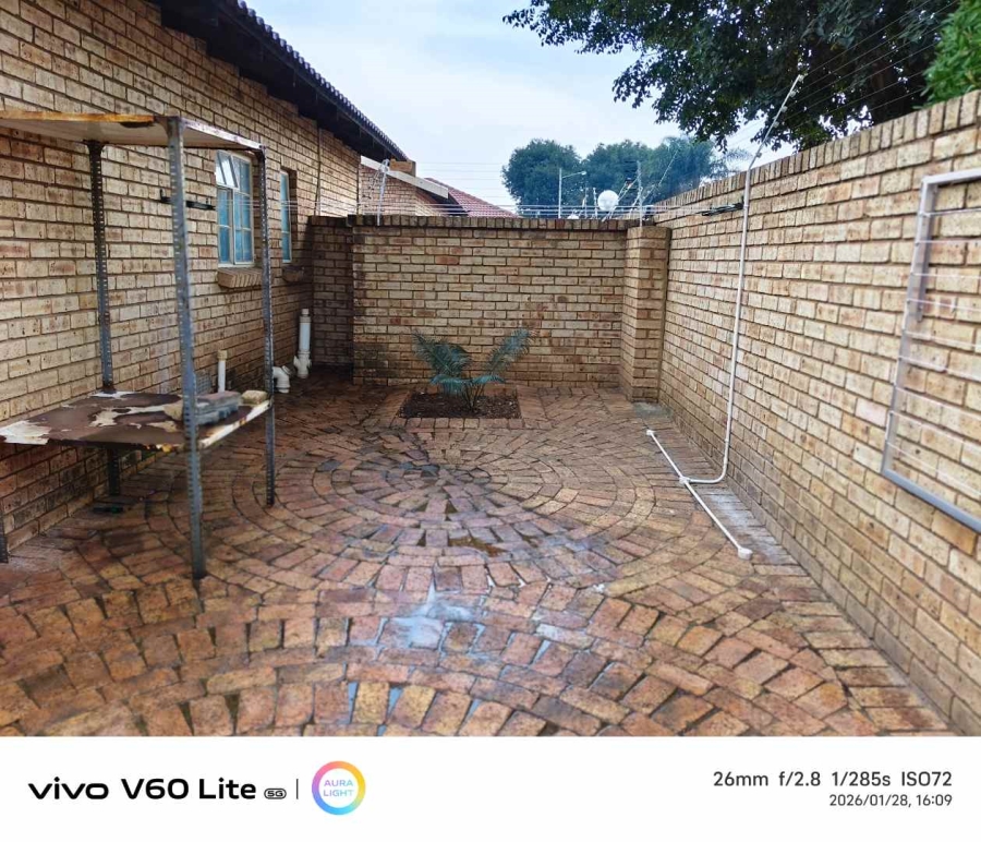 3 Bedroom Property for Sale in New Redruth Gauteng