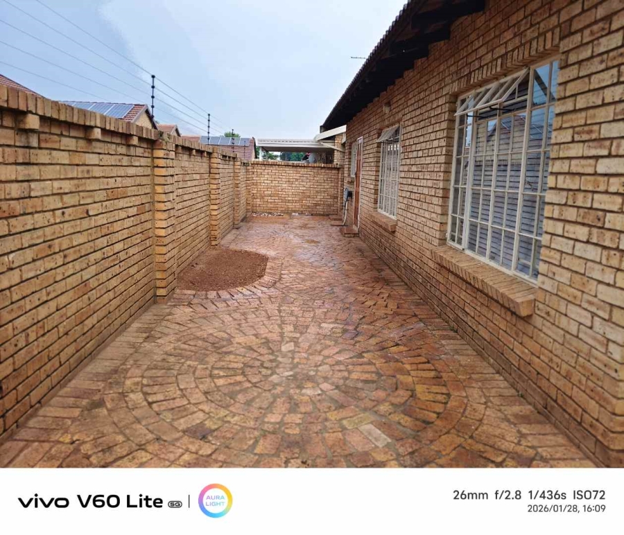 3 Bedroom Property for Sale in New Redruth Gauteng