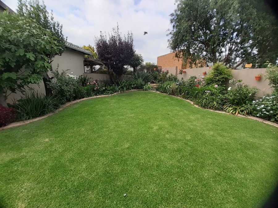 2 Bedroom Property for Sale in Sunward Park Gauteng