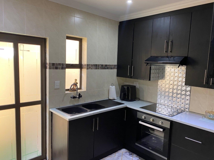 3 Bedroom Property for Sale in Selcourt Gauteng