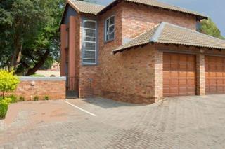 3 Bedroom Property for Sale in Heuwelsig Estate Gauteng