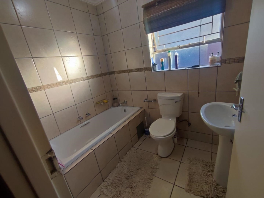 3 Bedroom Property for Sale in Heuwelsig Estate Gauteng