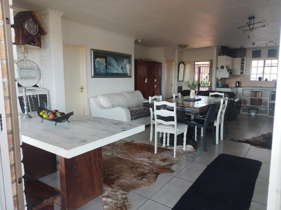 3 Bedroom Property for Sale in Vaaloewer Gauteng