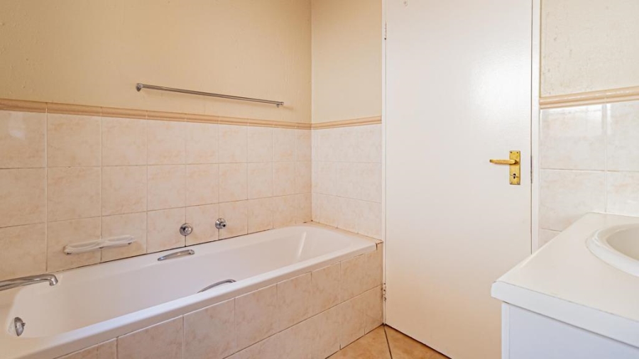 To Let 2 Bedroom Property for Rent in Sunninghill Gauteng