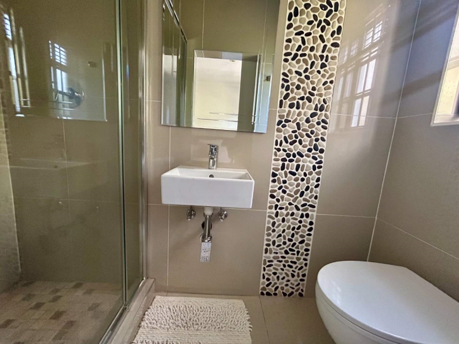 To Let 4 Bedroom Property for Rent in Morningside Gauteng