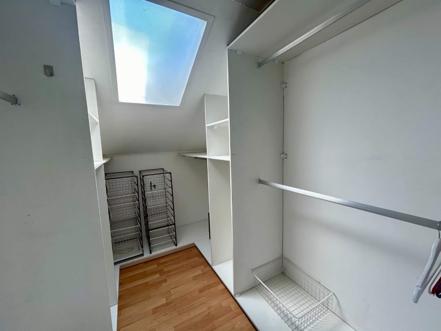 To Let 4 Bedroom Property for Rent in Morningside Gauteng