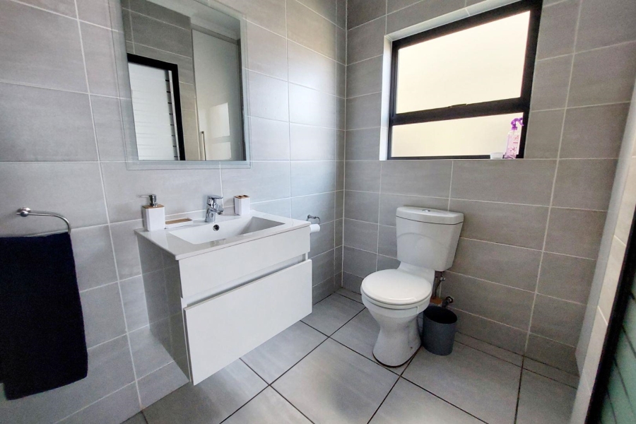 To Let 3 Bedroom Property for Rent in Waterfall Gauteng