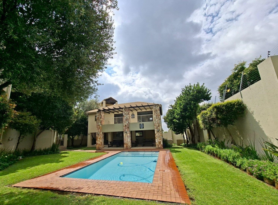 To Let 2 Bedroom Property for Rent in Bryanston Gauteng