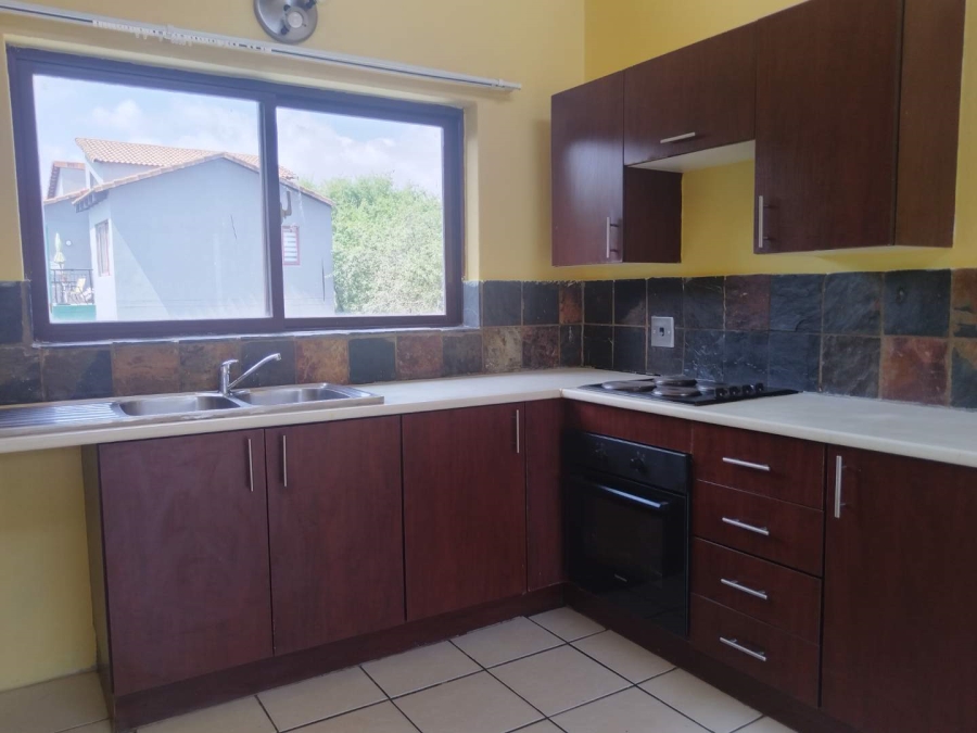 2 Bedroom Property for Sale in Honeydew Grove Gauteng
