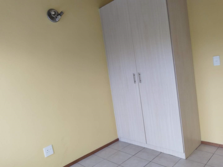 2 Bedroom Property for Sale in Honeydew Grove Gauteng
