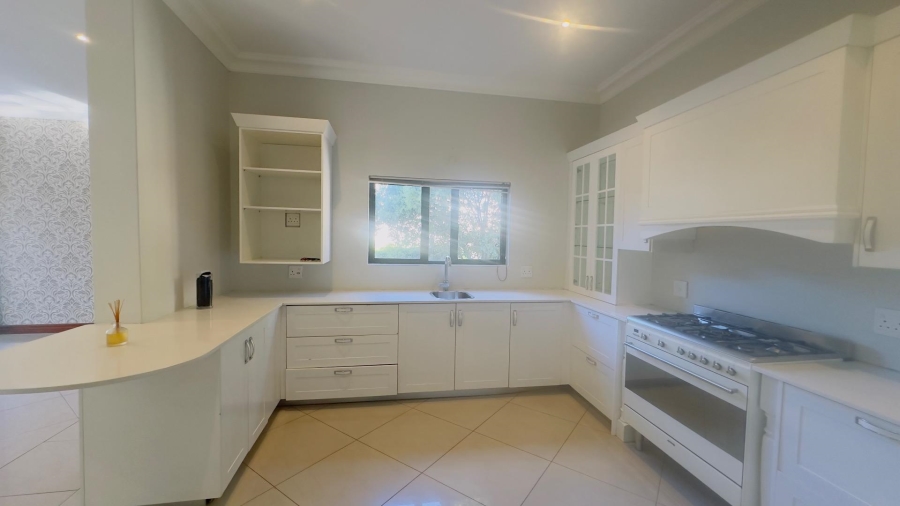 To Let 4 Bedroom Property for Rent in Blue Valley Golf Estate Gauteng