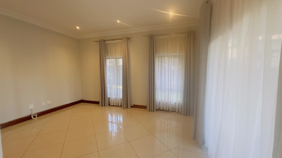 To Let 4 Bedroom Property for Rent in Blue Valley Golf Estate Gauteng