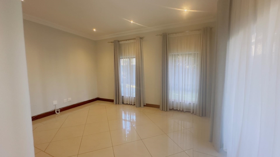 To Let 4 Bedroom Property for Rent in Blue Valley Golf Estate Gauteng