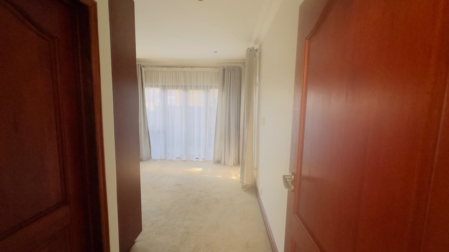 To Let 4 Bedroom Property for Rent in Blue Valley Golf Estate Gauteng