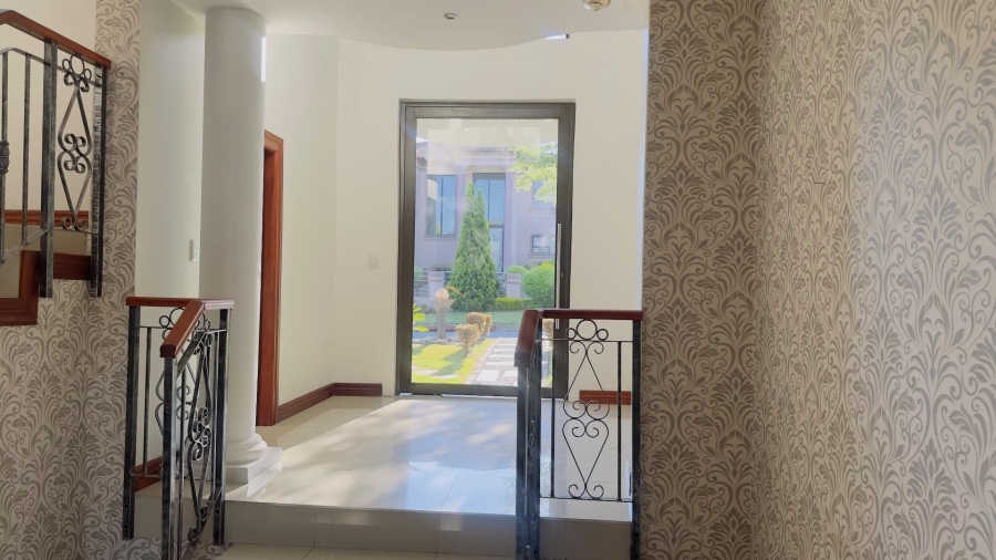 To Let 4 Bedroom Property for Rent in Blue Valley Golf Estate Gauteng