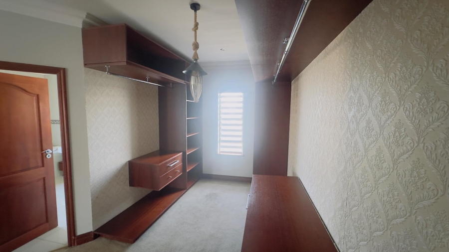 To Let 4 Bedroom Property for Rent in Blue Valley Golf Estate Gauteng