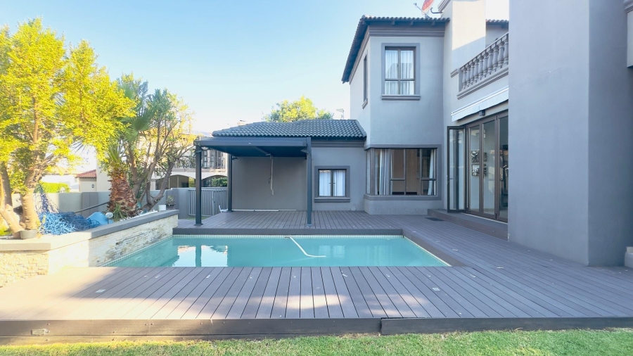 To Let 4 Bedroom Property for Rent in Blue Valley Golf Estate Gauteng