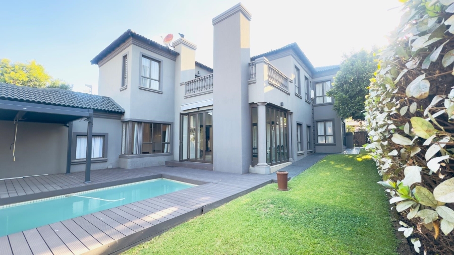 To Let 4 Bedroom Property for Rent in Blue Valley Golf Estate Gauteng