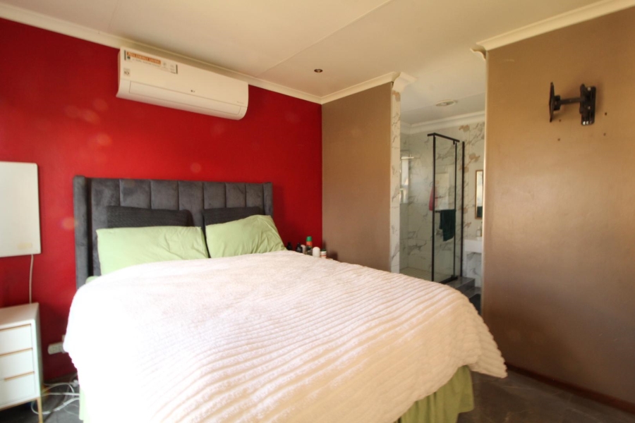 3 Bedroom Property for Sale in Kosmosdal Gauteng