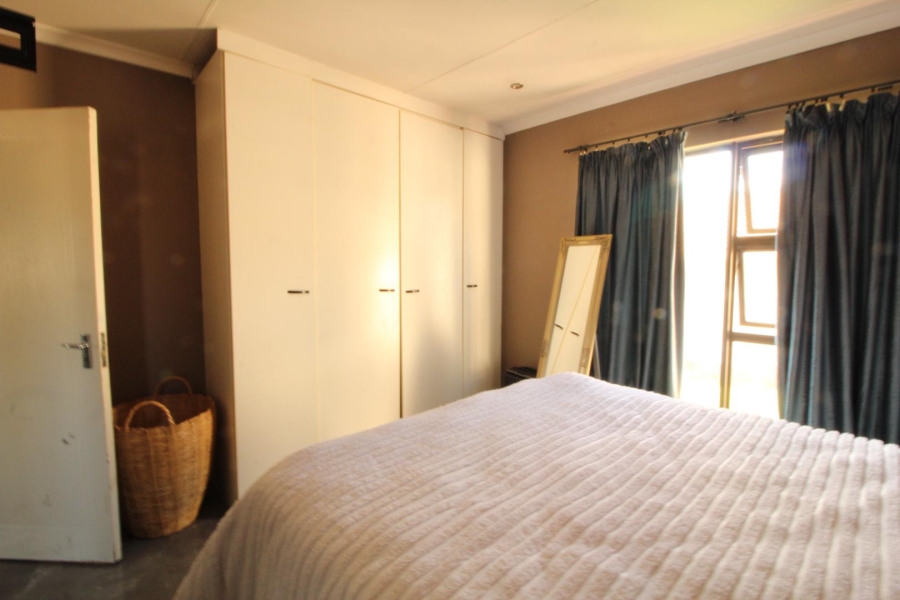 3 Bedroom Property for Sale in Kosmosdal Gauteng