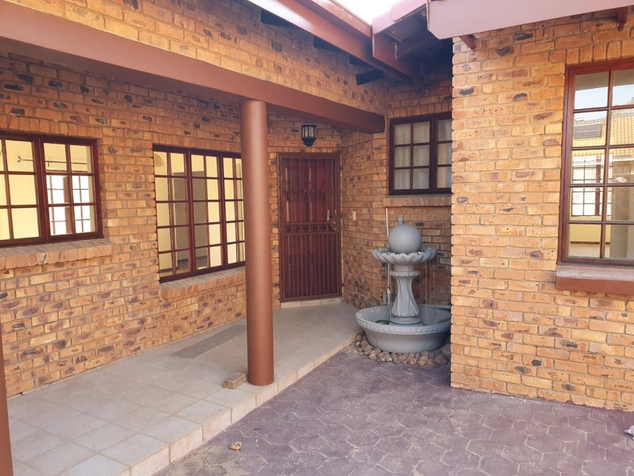 3 Bedroom Property for Sale in Faerie Glen Gauteng