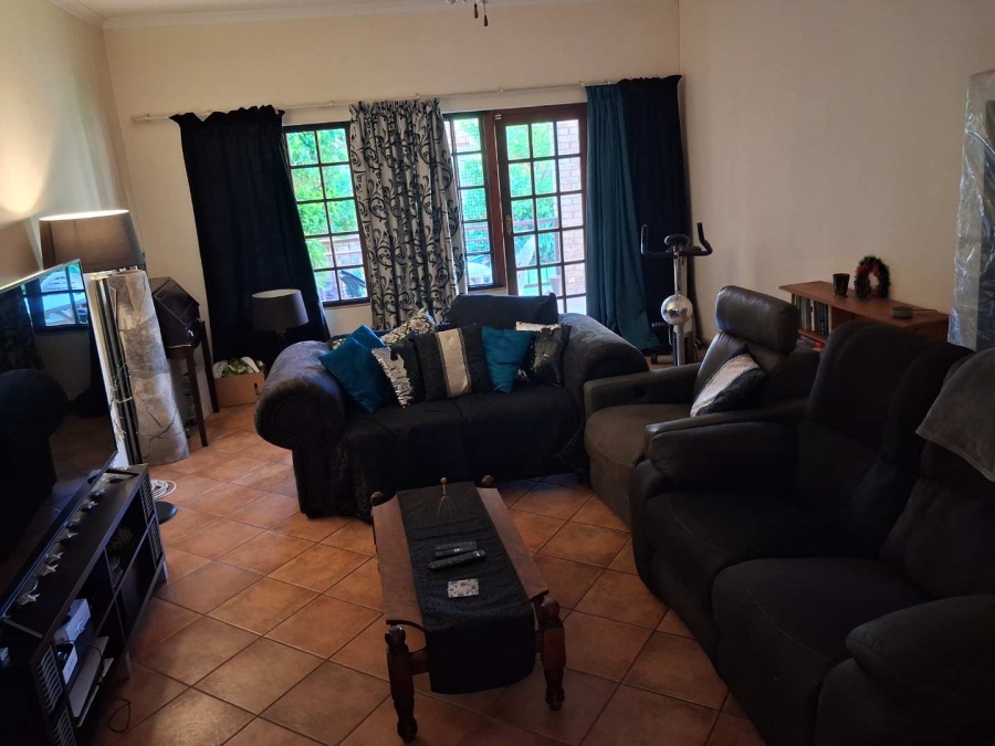 3 Bedroom Property for Sale in Faerie Glen Gauteng
