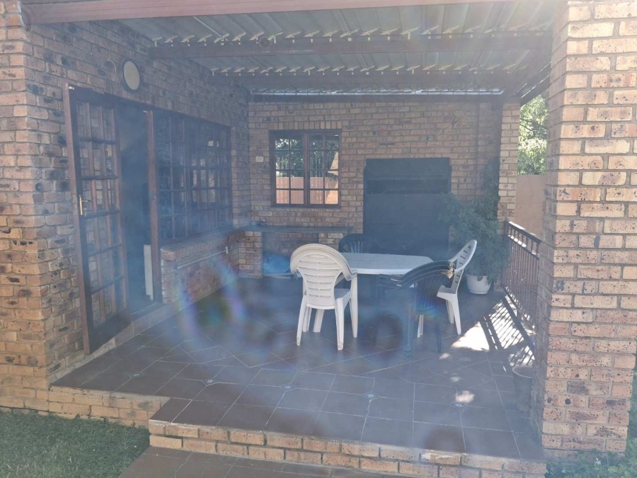 3 Bedroom Property for Sale in Faerie Glen Gauteng