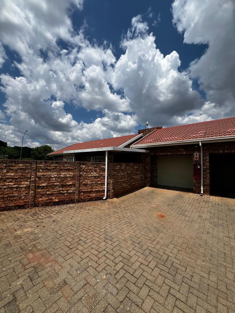3 Bedroom Property for Sale in Annlin Gauteng