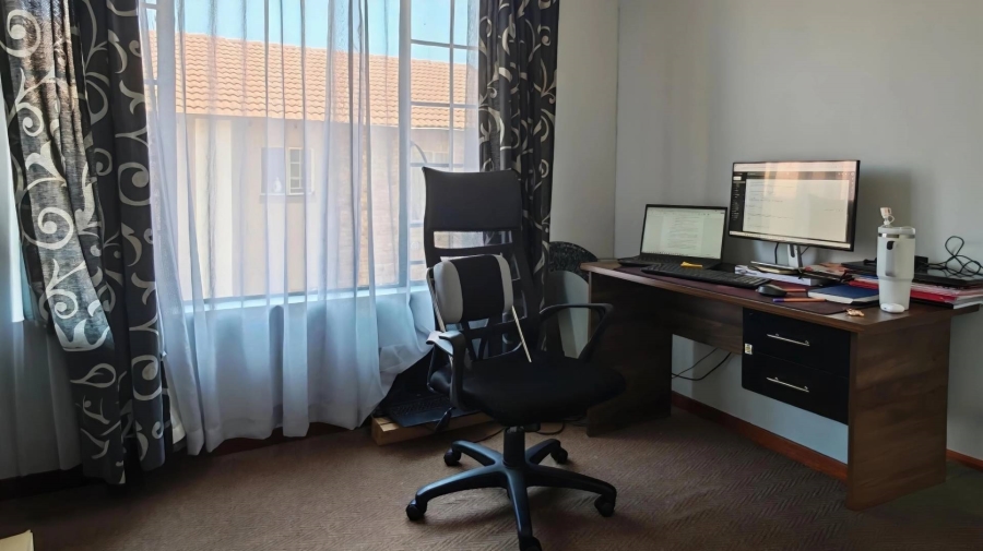 To Let 3 Bedroom Property for Rent in Oukraal Estate Gauteng