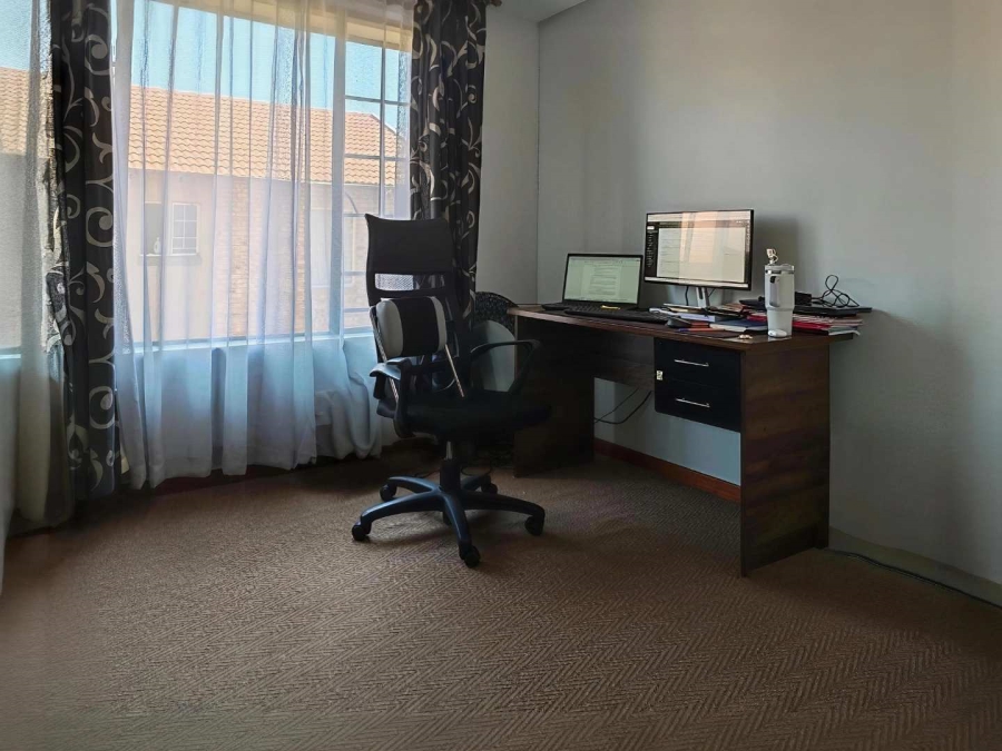 To Let 3 Bedroom Property for Rent in Oukraal Estate Gauteng