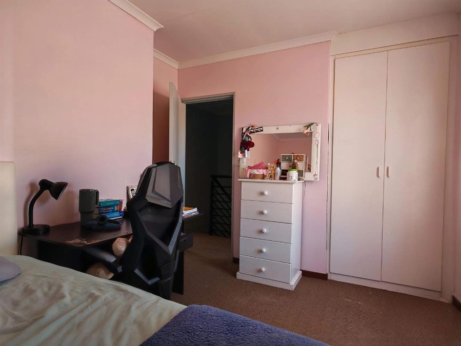 To Let 3 Bedroom Property for Rent in Oukraal Estate Gauteng