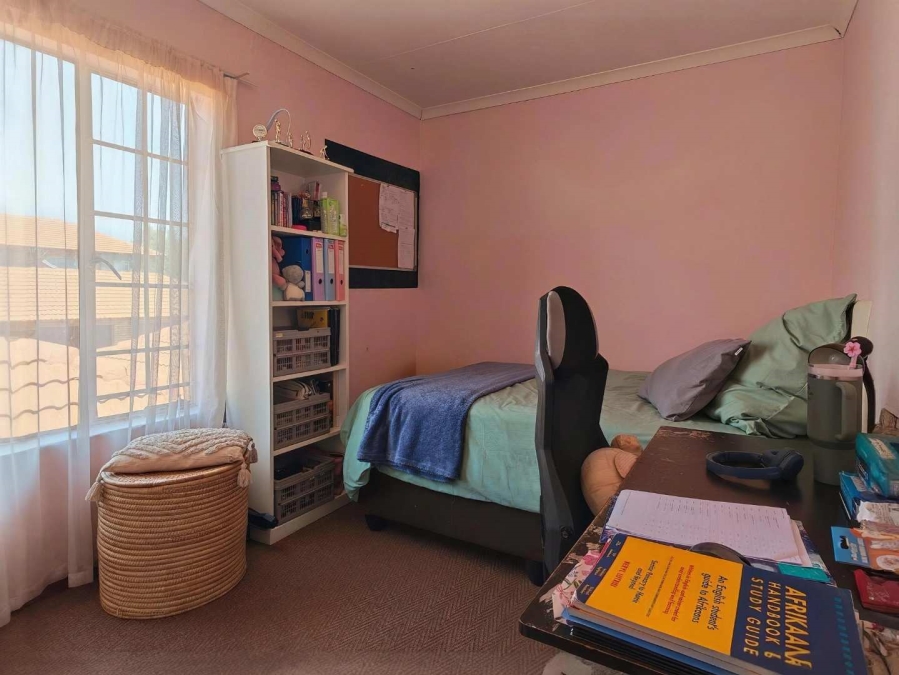 To Let 3 Bedroom Property for Rent in Oukraal Estate Gauteng