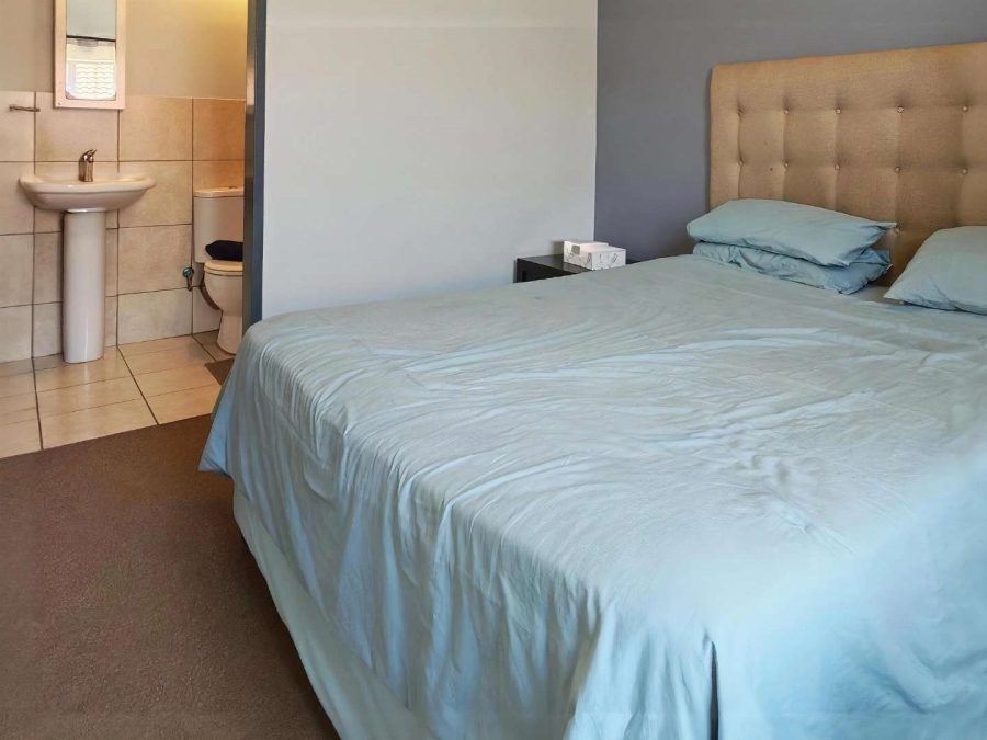 To Let 3 Bedroom Property for Rent in Oukraal Estate Gauteng