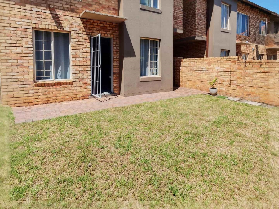 To Let 3 Bedroom Property for Rent in Oukraal Estate Gauteng