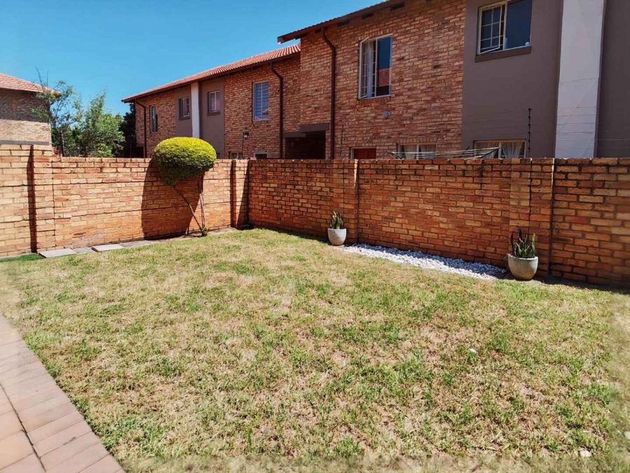 To Let 3 Bedroom Property for Rent in Oukraal Estate Gauteng