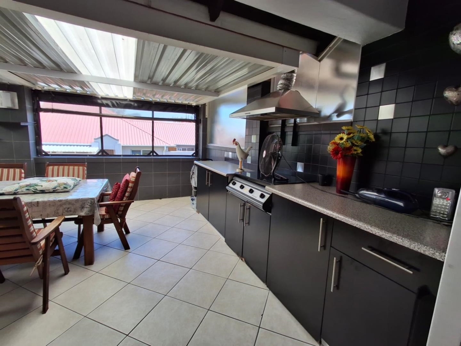 2 Bedroom Property for Sale in Terenure Gauteng