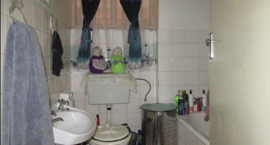 2 Bedroom Property for Sale in Witpoortjie Gauteng