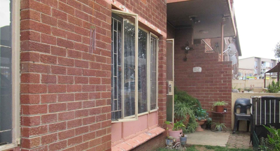 2 Bedroom Property for Sale in Witpoortjie Gauteng