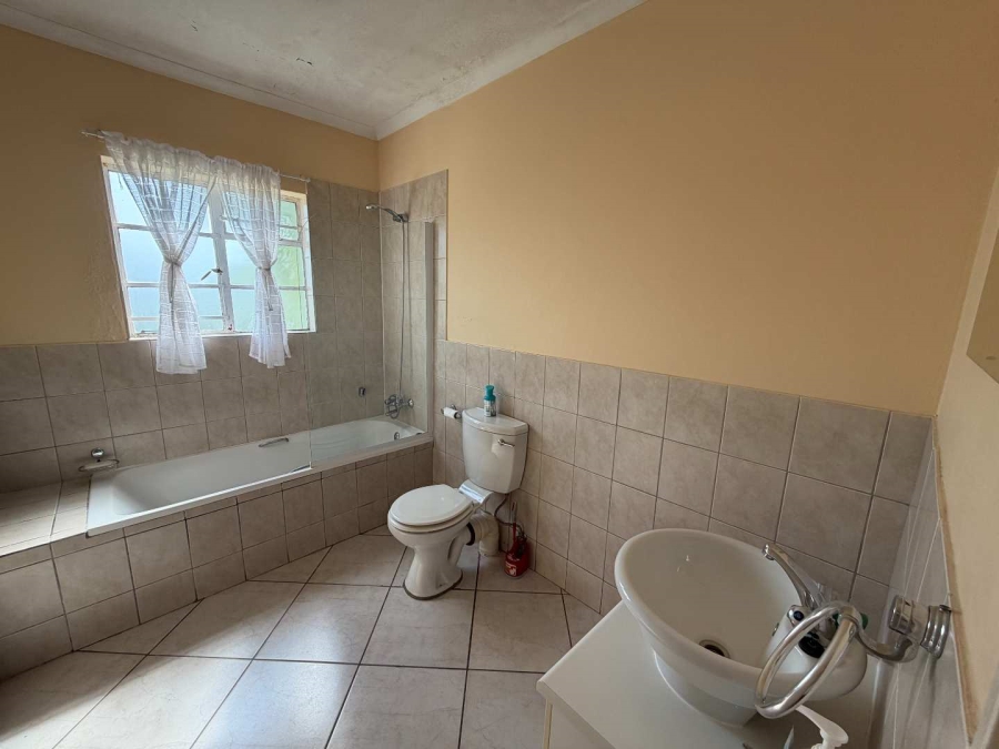 2 Bedroom Property for Sale in Noordheuwel Gauteng