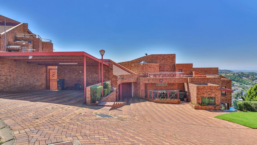 5 Bedroom Property for Sale in Glenvista Gauteng