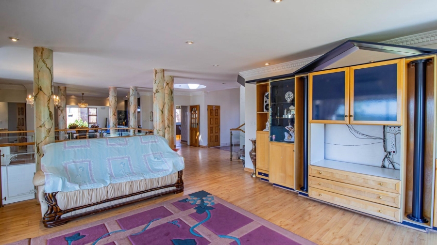 5 Bedroom Property for Sale in Glenvista Gauteng