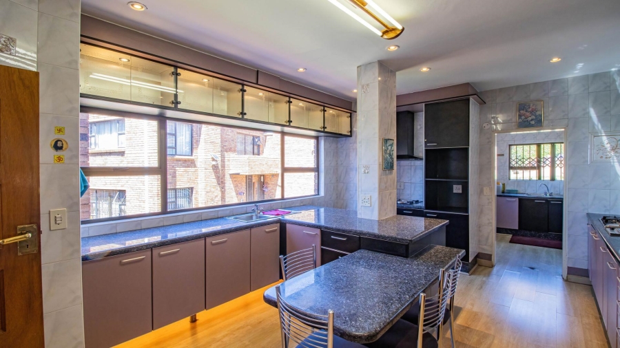 5 Bedroom Property for Sale in Glenvista Gauteng