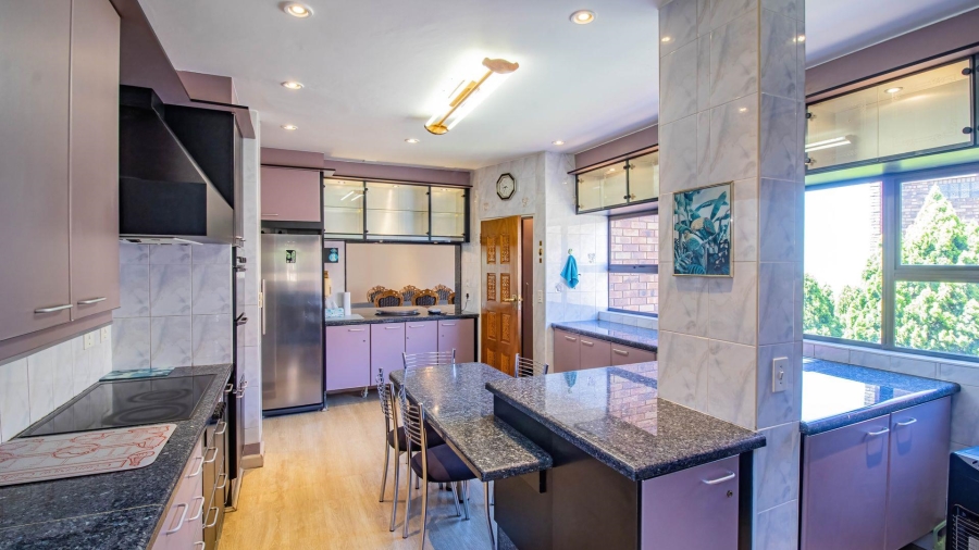 5 Bedroom Property for Sale in Glenvista Gauteng